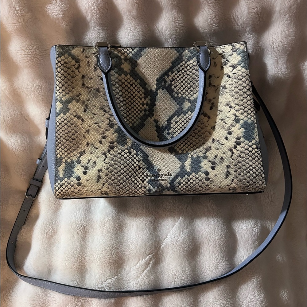 Elegant Snakeskin Patterned Handbag